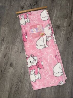 Disney aristocats Pink Marie Plush Throw Blanket